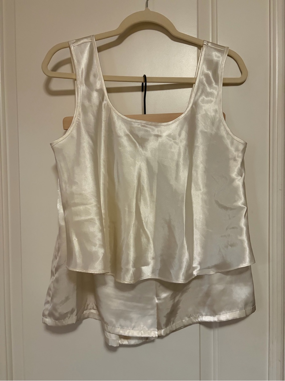 🪽Vintage Label Victoria's Secret Ivory Satin Tank & Shorts Lingerie PJ Set🪽